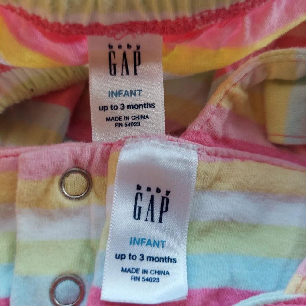🎁 10/$25- Gap stripe dress and briefs,  0-3 months,  pastel stripes